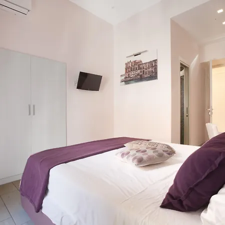 Dei Catalani 4* نابولي