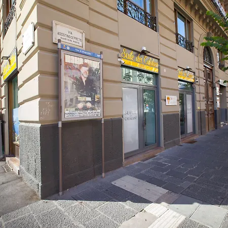 Dei Catalani نابولي